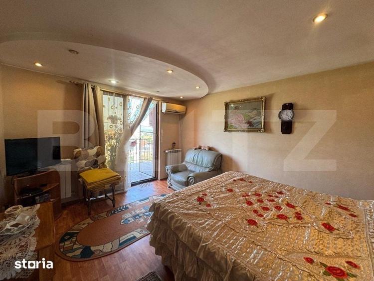Casă cu 9 camere cu Teren 303 Mp în Central