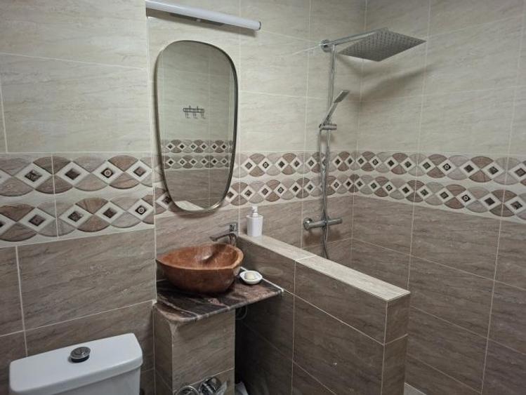 Apartament cu 3 camere semidecomandat , zona Centrala - 5