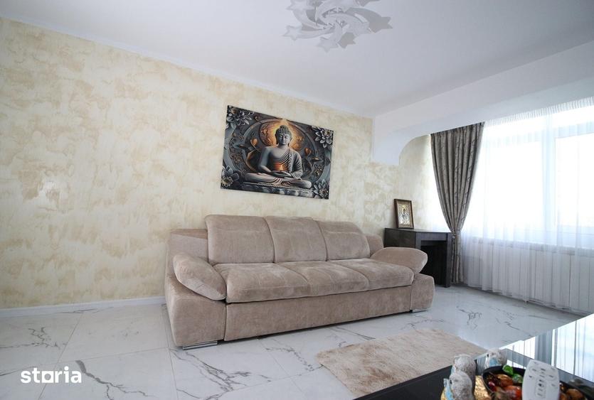 Apartament cu 3 camere semidecomandat în Cornișa