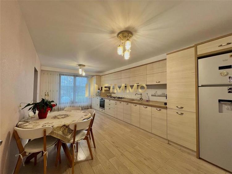 Casă cu 4 camere cu Teren 1400 Mp în Mihoveni