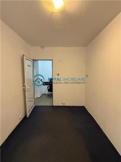 Apartament cu 3 camere decomandat în Democrației