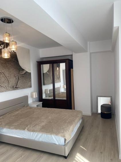 Apartament cu 3 camere decomandat, mobilat în Băneasa