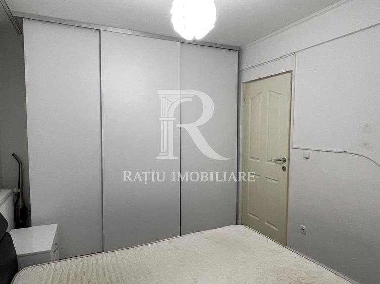 Apartament cu 3 camere semidecomandat, mobilat în Spitalul Județean