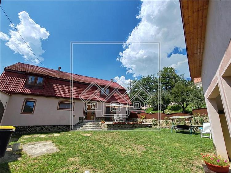 Casă individuală cu 6 camere cu Canalizare în Mohu