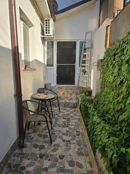 Casă cu 2 camere cu Teren 100 Mp în Central