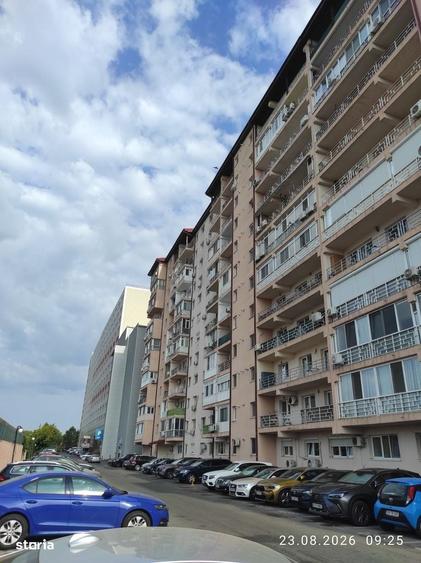 Apartament cu 3 camere în Văcăresti