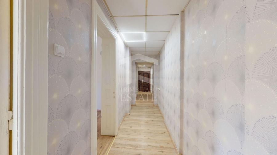 Apartament cu 4 camere decomandat în P-ța Unirii