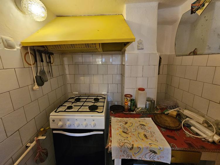 Casă individuală cu 5 camere cu Canalizare în Girocului