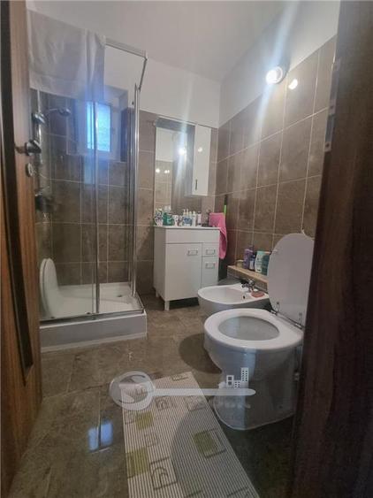 Apartament cu 2 camere semidecomandat în Tătăruși