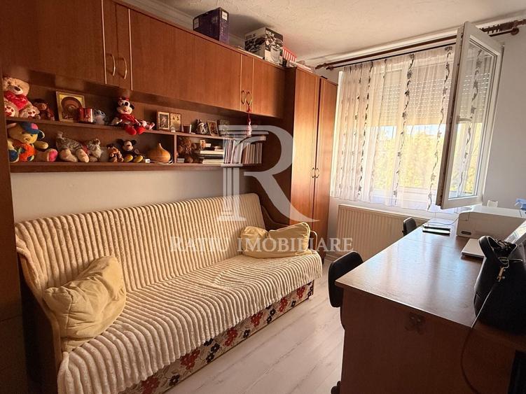 Apartament cu 2 camere semidecomandat, mobilat în Rogerius