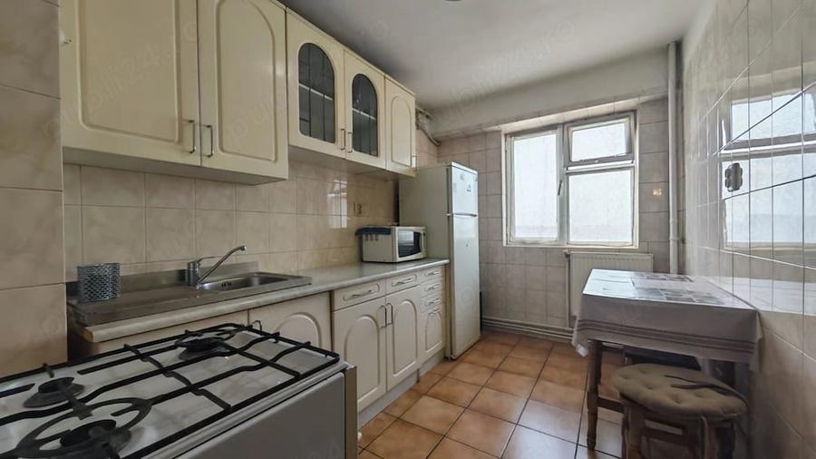 Apartament cu 2 camere decomandat, mobilat în Casa de Cultură
