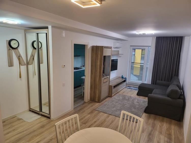 Apartament cu 2 camere semidecomandat, mobilat în Pantelimon