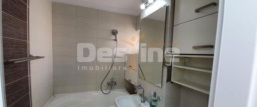 Apartament cu 3 camere decomandat, mobilat în Tineretului