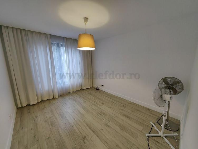 Casă individuală cu 9 camere cu Canalizare în Pipera