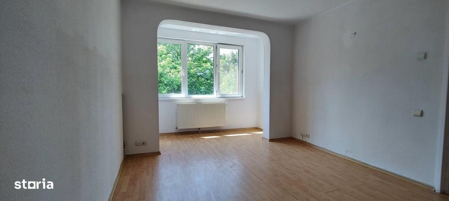 Apartament cu 3 camere decomandat în Politehnica
