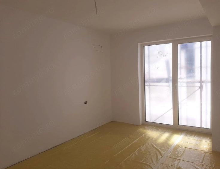 Garsonieră decomandată în Noua