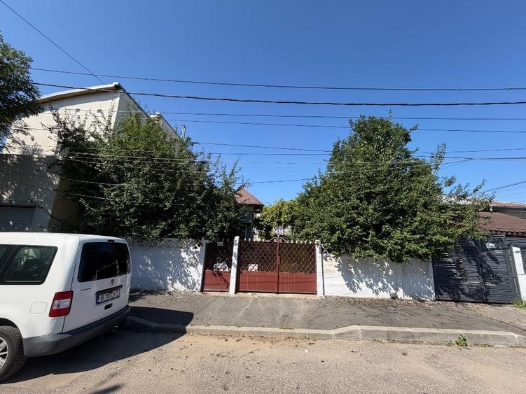 Casă cu 3 camere cu Canalizare în Andronache