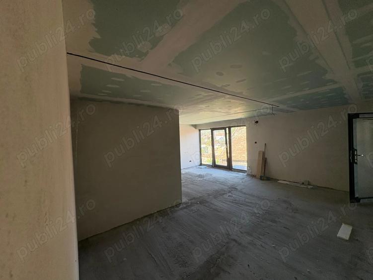 Casă cu 4 camere cu Teren 648 Mp în Central
