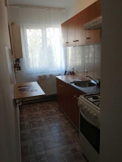Apartament cu 2 camere semidecomandat în Micro 15
