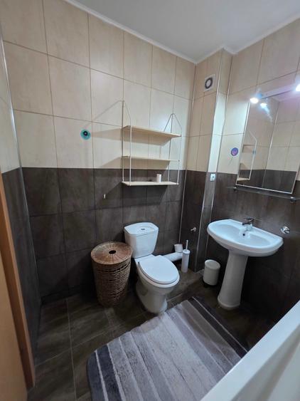 Apartament cu 2 camere semidecomandat în Titan