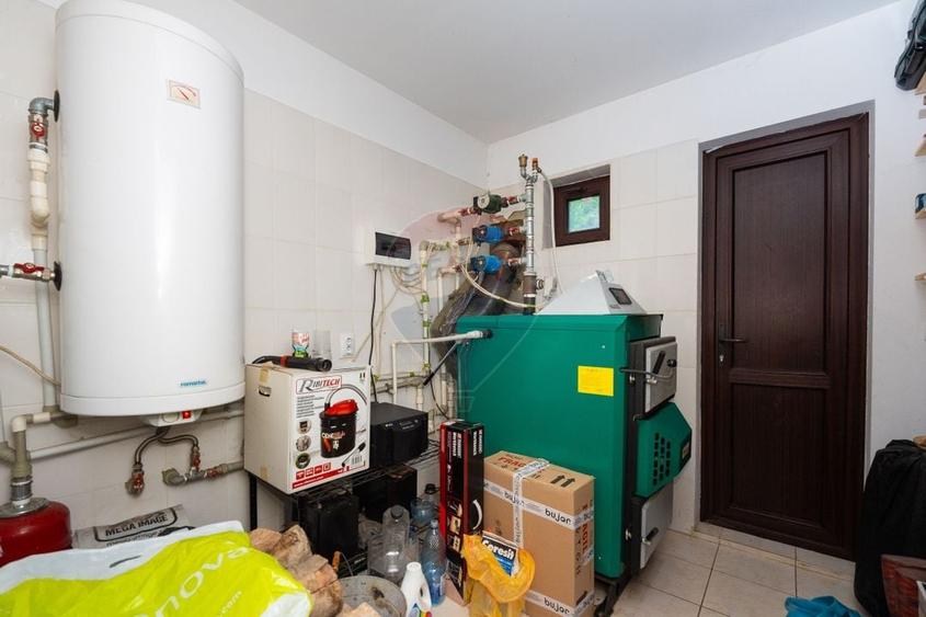 Casă individuală cu 5 camere cu Teren 2340 Mp în Bălilești