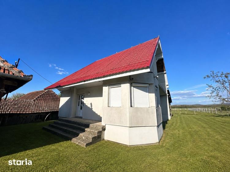Casă cu 5 camere cu Teren 1396 Mp în Tileagd