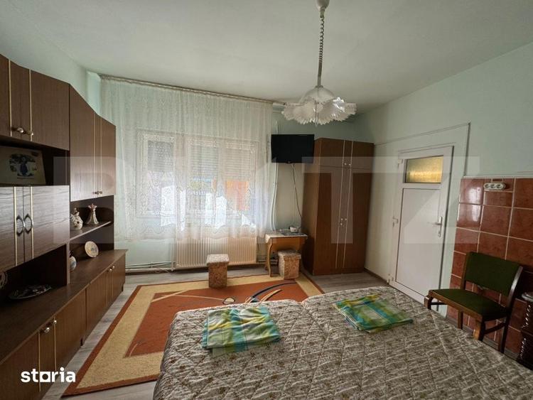 Casă cu 6 camere cu Teren 1200 Mp în Șoimuș