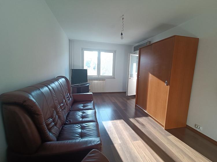 Apartament cu 3 camere decomandat, mobilat în Dristor