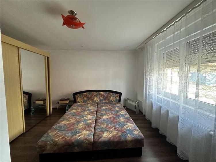 Casă individuală cu 3 camere cu Teren 1438 Mp în Central