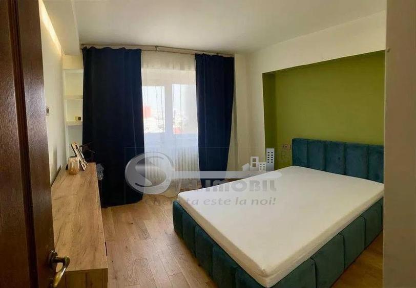 Apartament cu 4 camere decomandat, mobilat în Nicolina