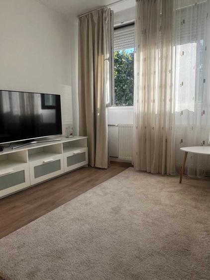 Apartament cu 3 camere decomandat în Apărătorii Patriei