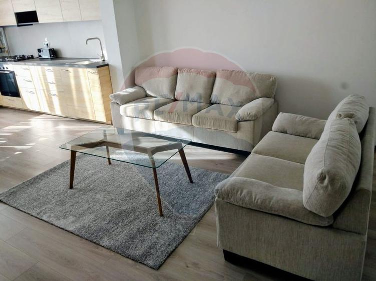 Apartament cu 2 camere semidecomandat, mobilat în Iris