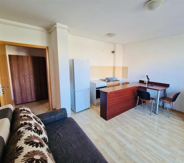 Apartament cu 2 camere decomandat, mobilat în Tractorul