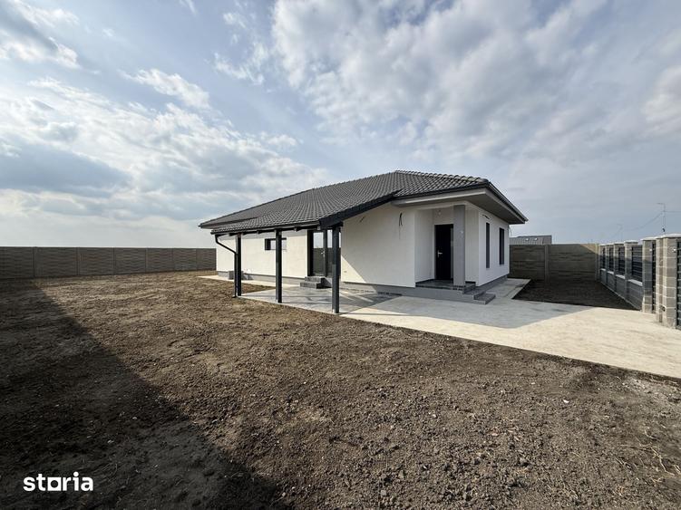 Casă cu 4 camere cu Teren 580 Mp în Sânmihaiu Român