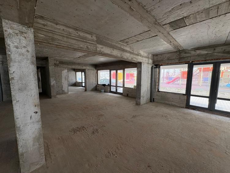 Spațiu comercial, de 240 mp, în Berceni