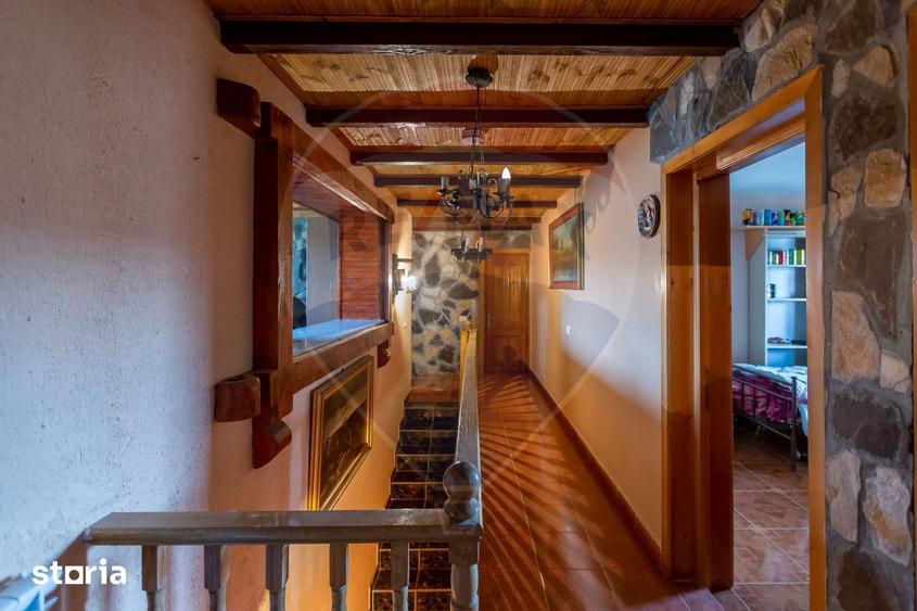 Casă cu 7 camere cu Teren 1020 Mp în Mărgineni