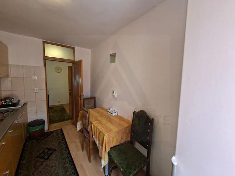 Apartament cu 3 camere decomandat, mobilat în Sub Arini