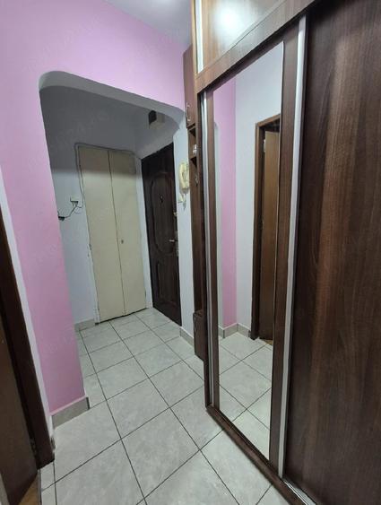 Garsonieră decomandată în Drumul Taberei