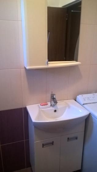 Apartament cu 3 camere decomandat, mobilat în 1 Mai