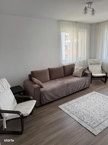 Apartament cu 2 camere decomandat în Tractorul