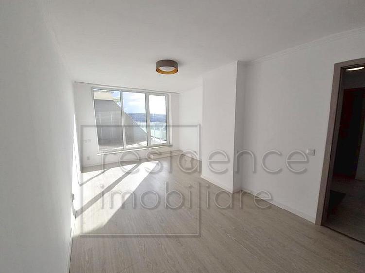 Apartament cu 4 camere decomandat în Grigorescu