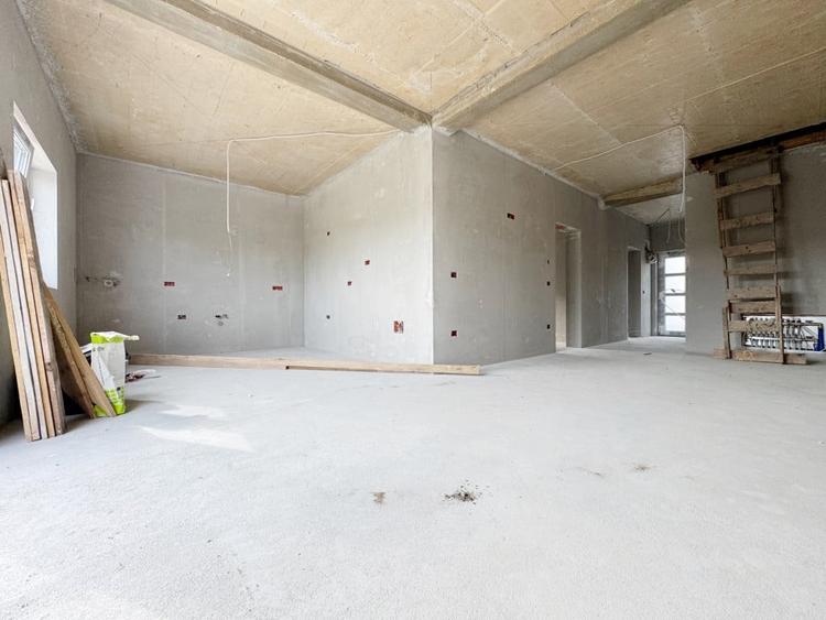 Duplex cu 3 camere cu Canalizare în Moșnița Veche