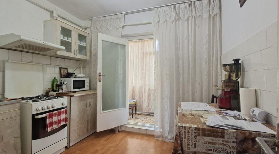 Apartament cu 2 camere decomandat în Micro 21
