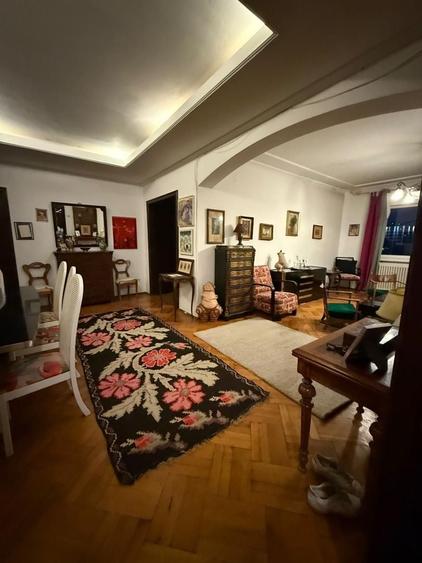 Apartament cu 3 camere decomandat în Batistei
