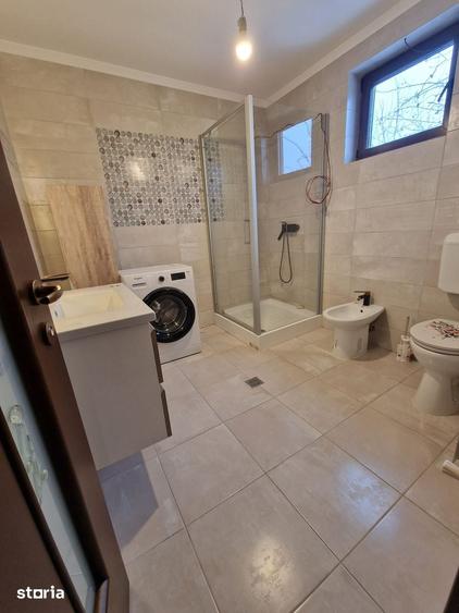 Casă cu 3 camere cu Teren 2722 Mp în Vidra