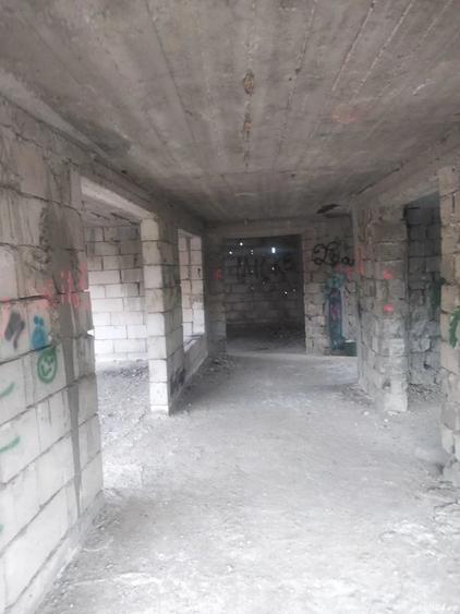 Casă cu 6 camere în Carani