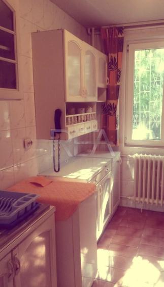 Apartament cu 3 camere semidecomandat în Drumul Taberei