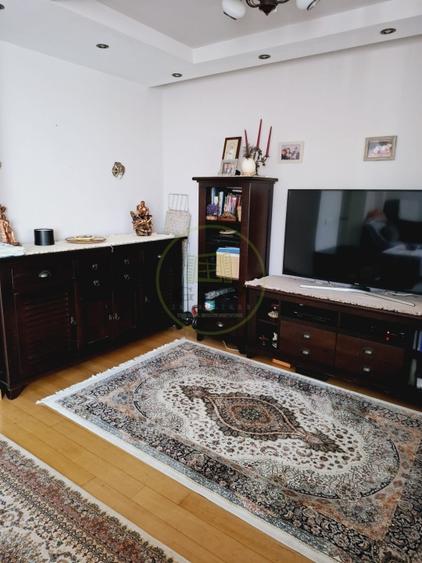Duplex cu 4 camere cu Garaj în Florilor