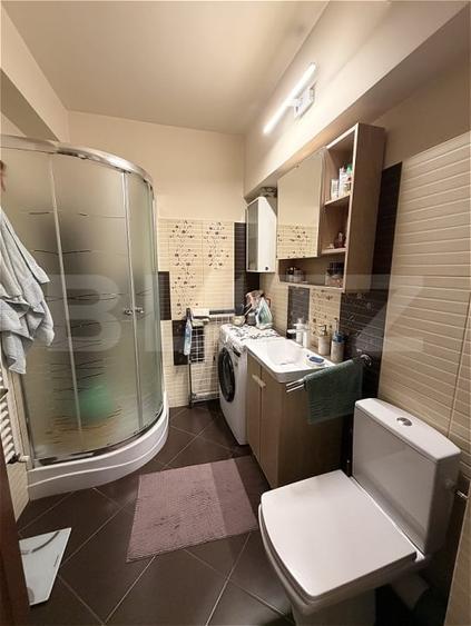 Apartament cu 3 camere decomandat, mobilat în Florești