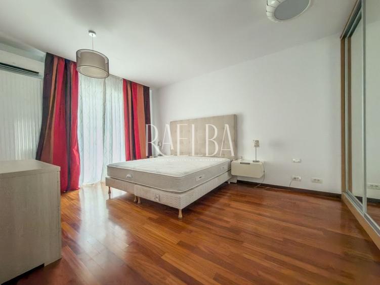 Apartament cu 4 camere semidecomandat, mobilat în Primăverii